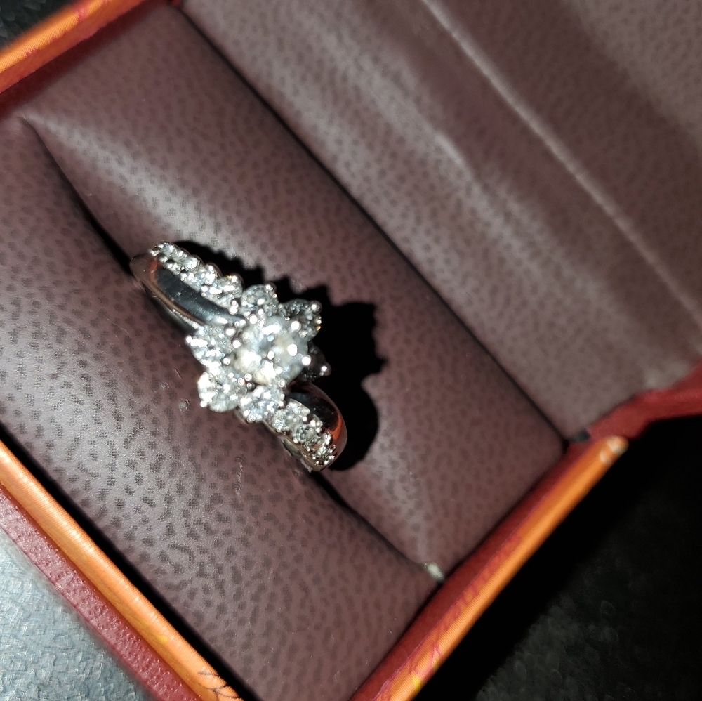 1ct 14kW engagement ring
